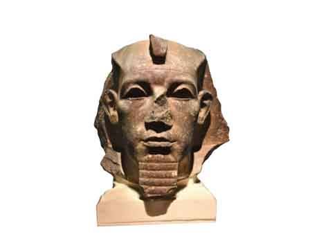 Гранитная голова Аменемхета III / от The British Museum